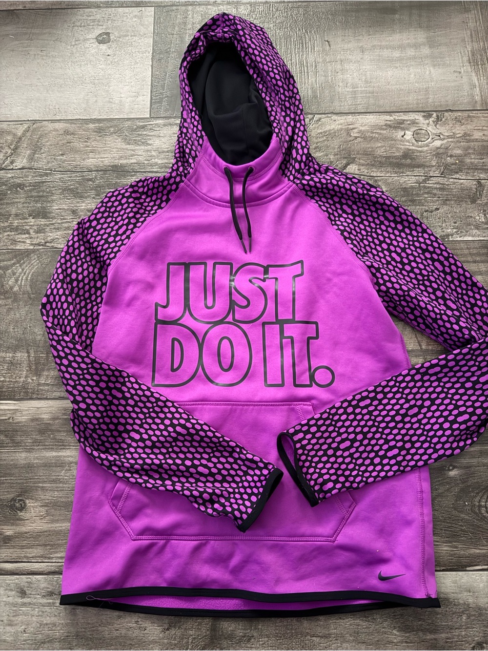 Nike Women’s Purple Graphic 'Just Do It' Pullover Hoodie